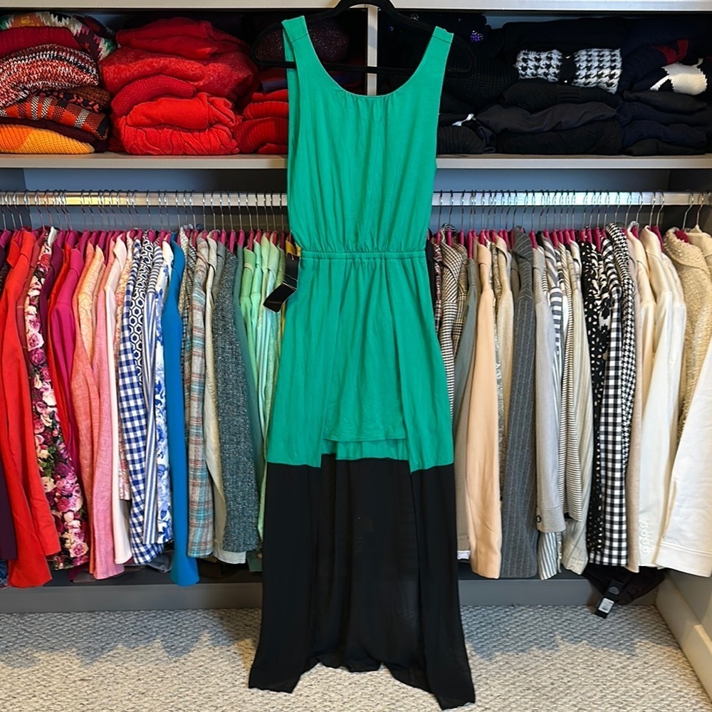 Bebe green/black v neck elastic waistband sleeveless maxi dress size XS NWT